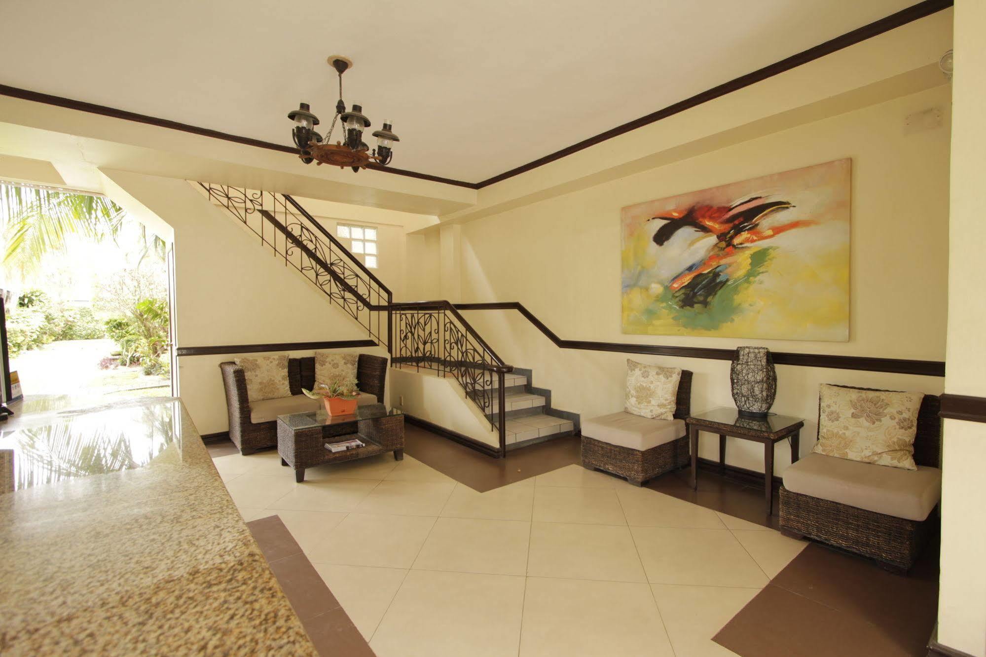 Red Knight Gardens Hotel Davao City Екстериор снимка