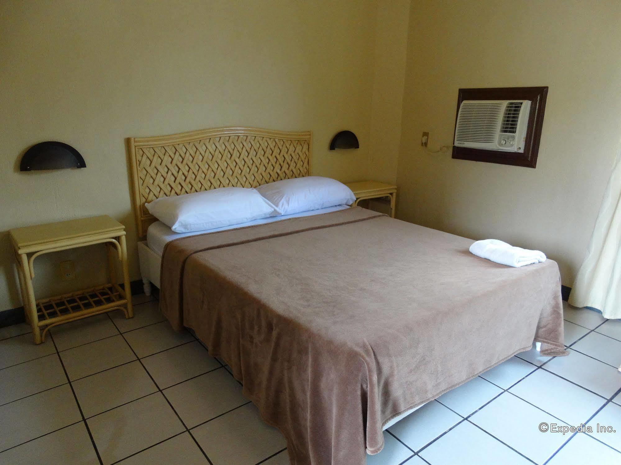 Red Knight Gardens Hotel Davao City Екстериор снимка